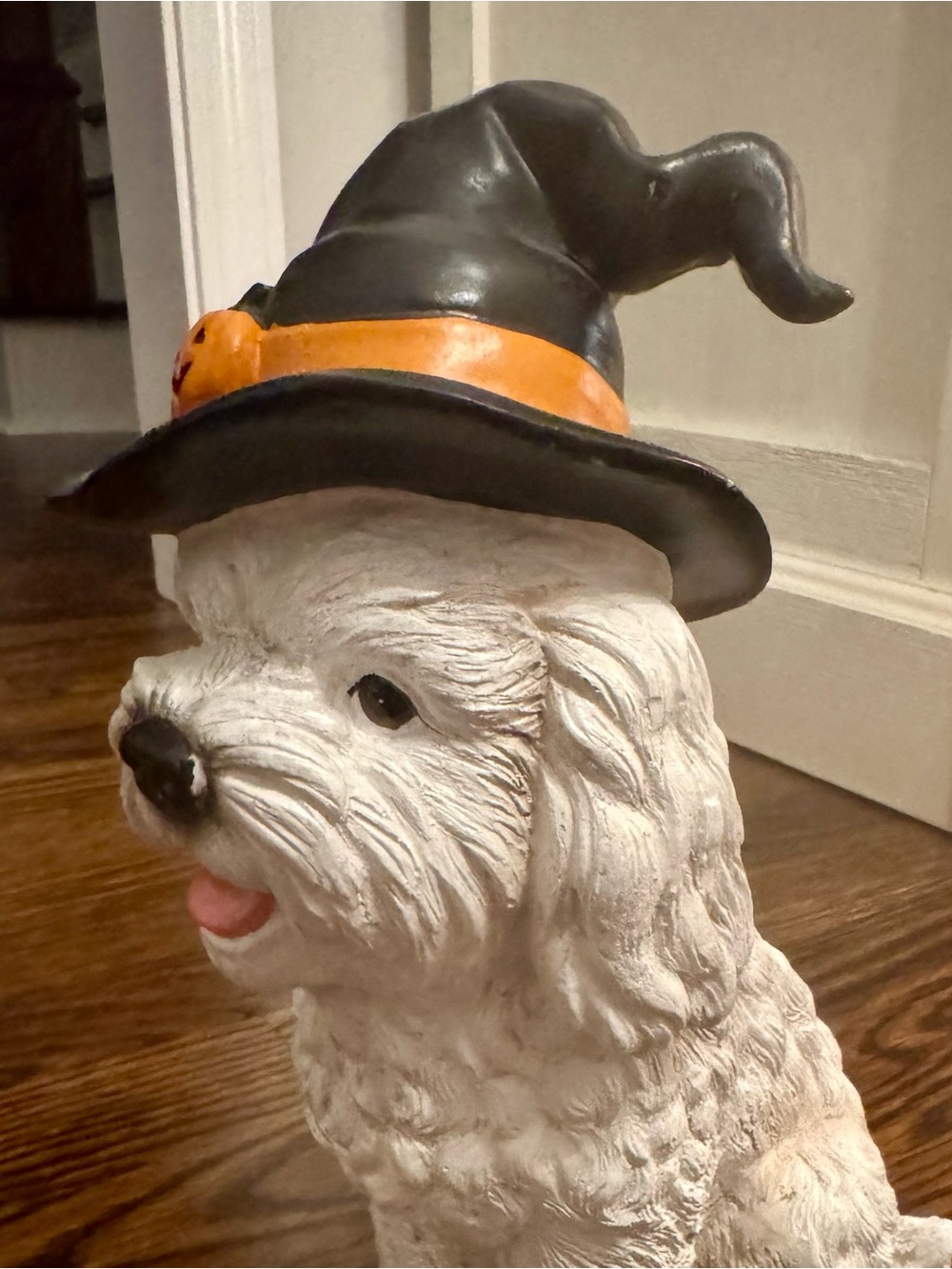 White Maltese Halloween Dog Statue with Black Witch Hat - Picture 10 of 12
